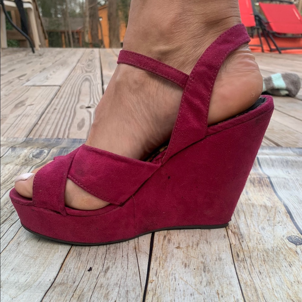 Maroon Wedges